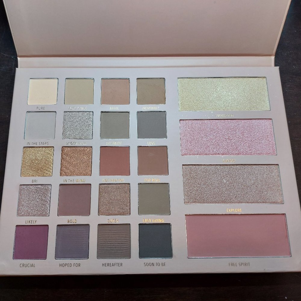 Moria Unravel Destiny Eye & Face Palette